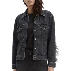 LEVIS EX-BOYFRIEND FRINGE TRUCKER JACKET
